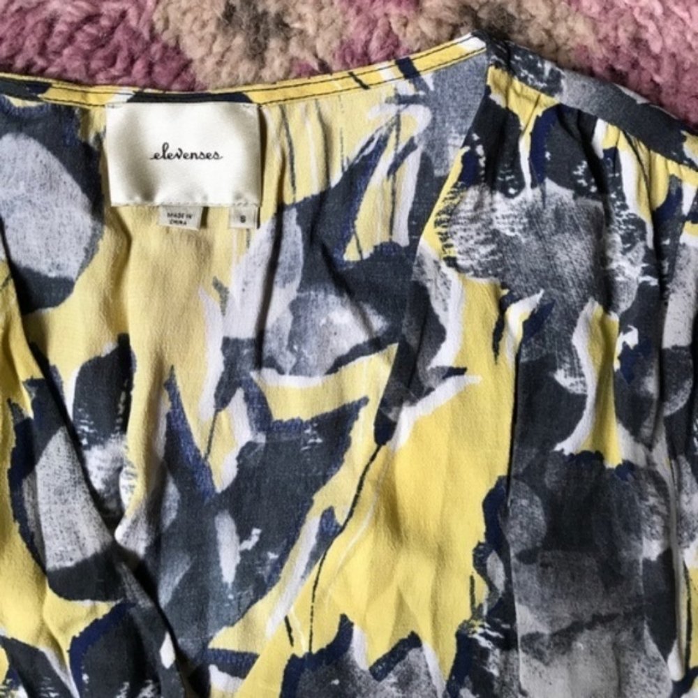 Anthro Floral Faux Wrap V Neck Romper Elevenses - Picture 3 of 4